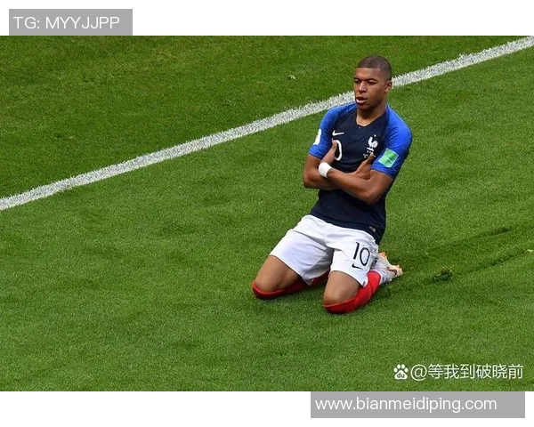 足球巨星精彩瞬间回顾：顶级球员在赛场上的震撼表现与非凡技艺